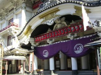 Melihat Serunya Kebudayaan Kabuki Di Kabukiza Jepang