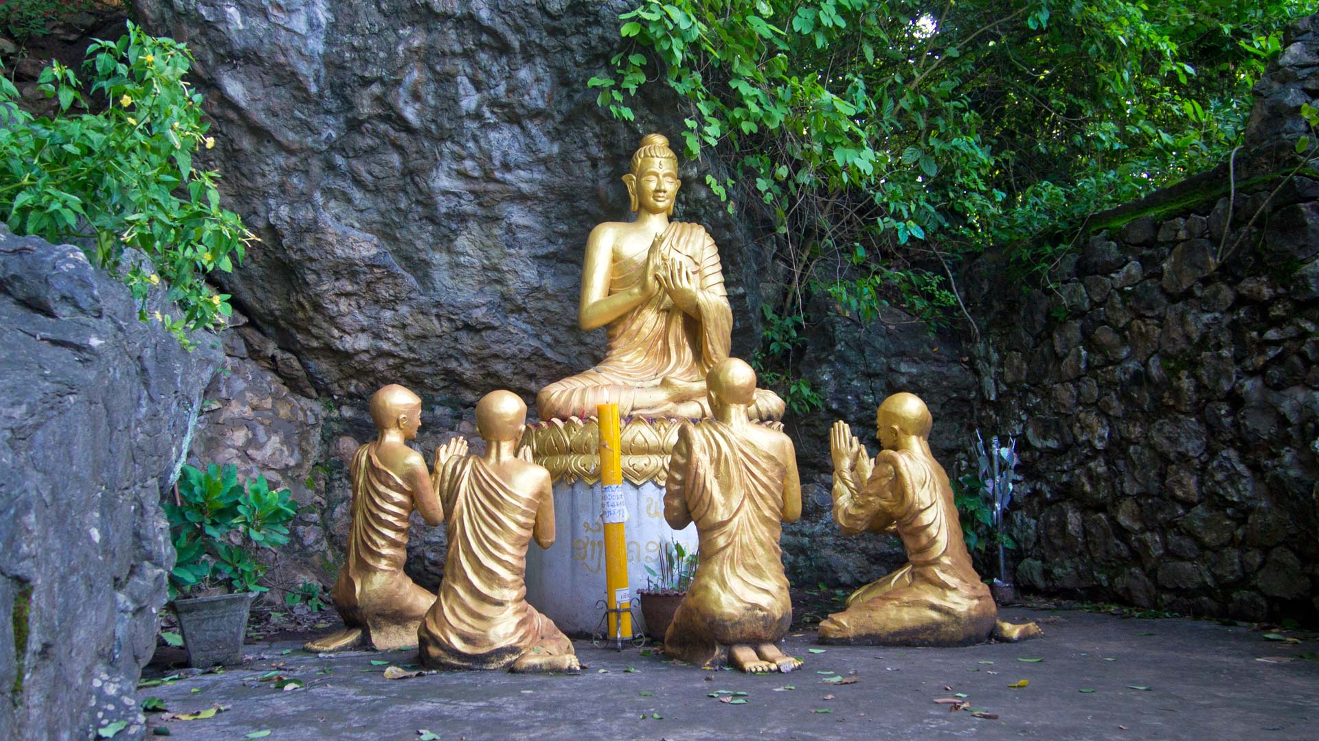 Jelajahi Bukit Religi Phou Si Di Luang Prabang Laos