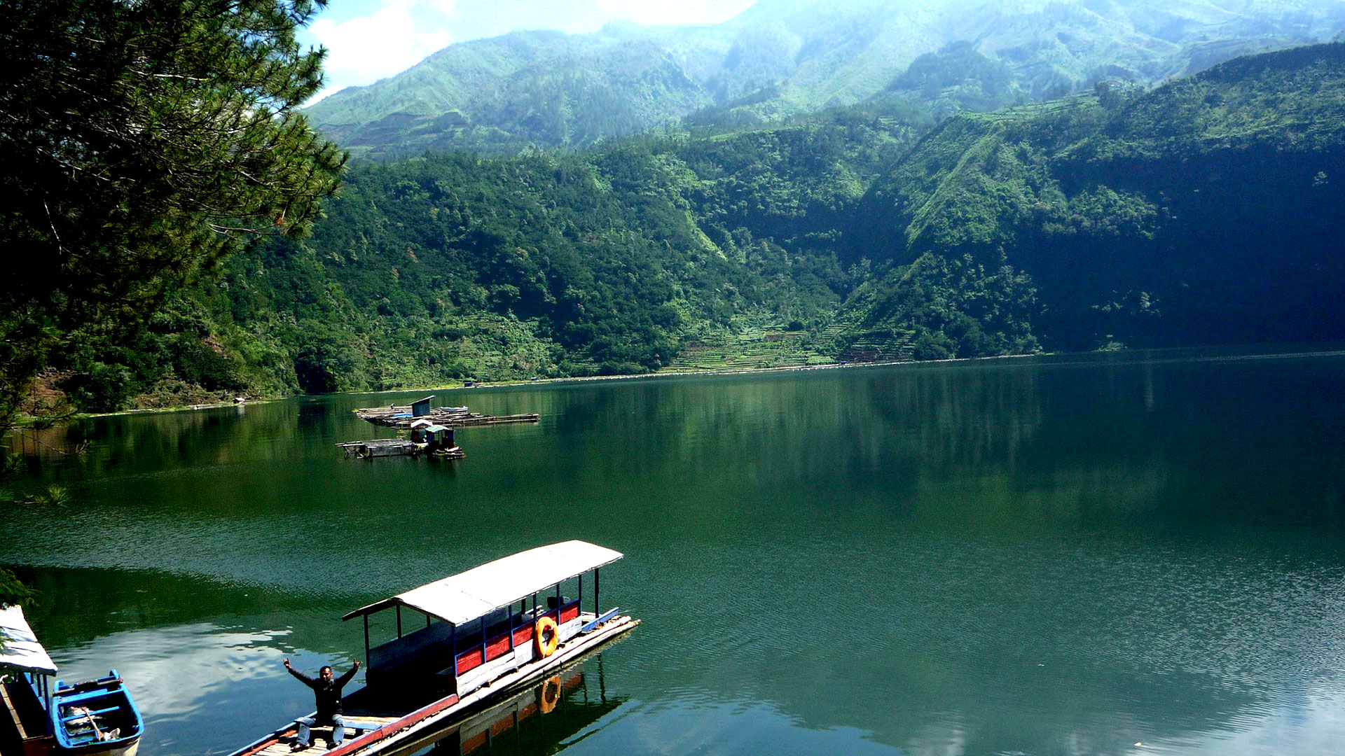 Telaga Di Tengah Kabut Yang Misterius Di Dataran Tinggi Dieng