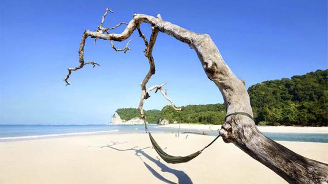 7 Pesona Keindahan Pulau Sumba